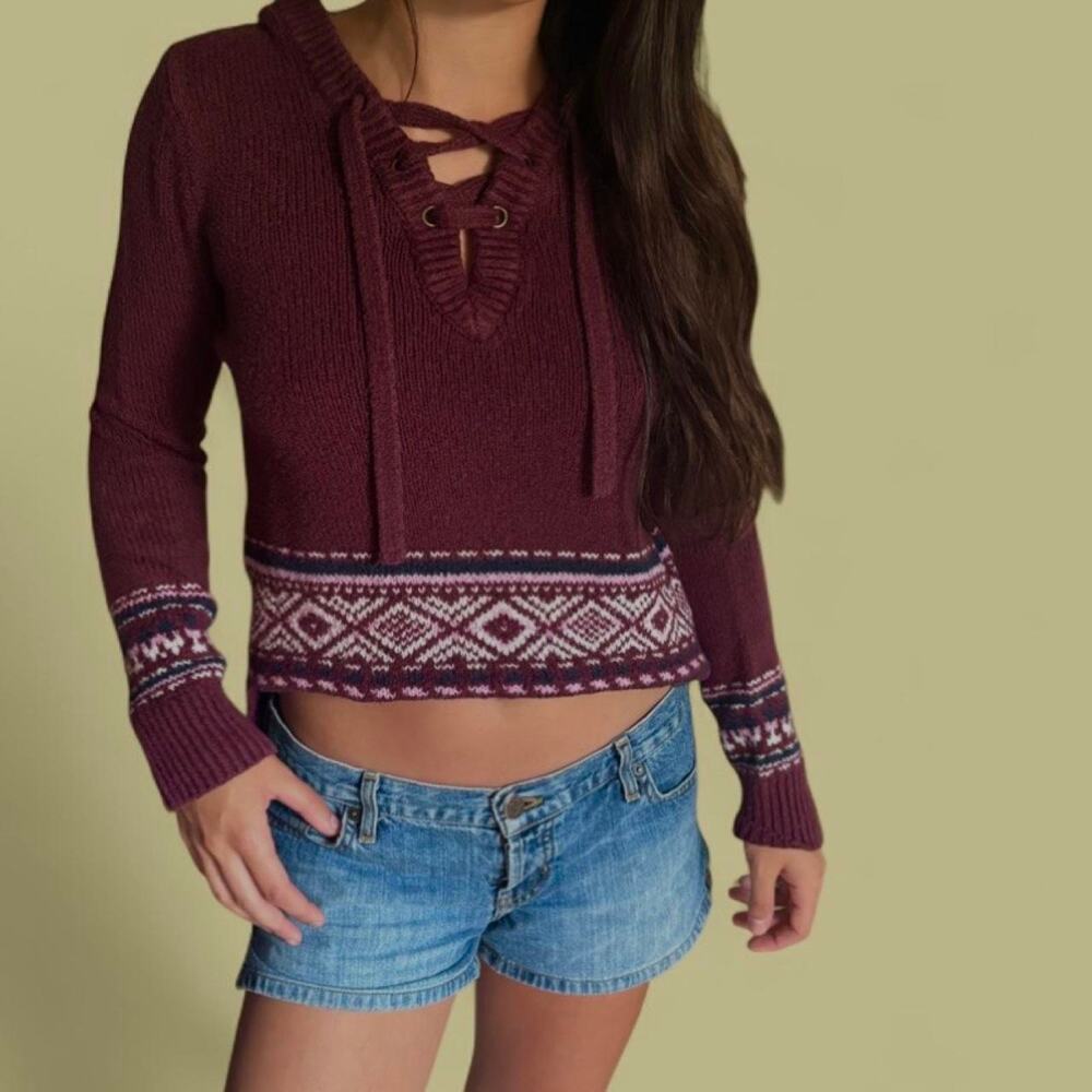 2010s hollister maroon sweater